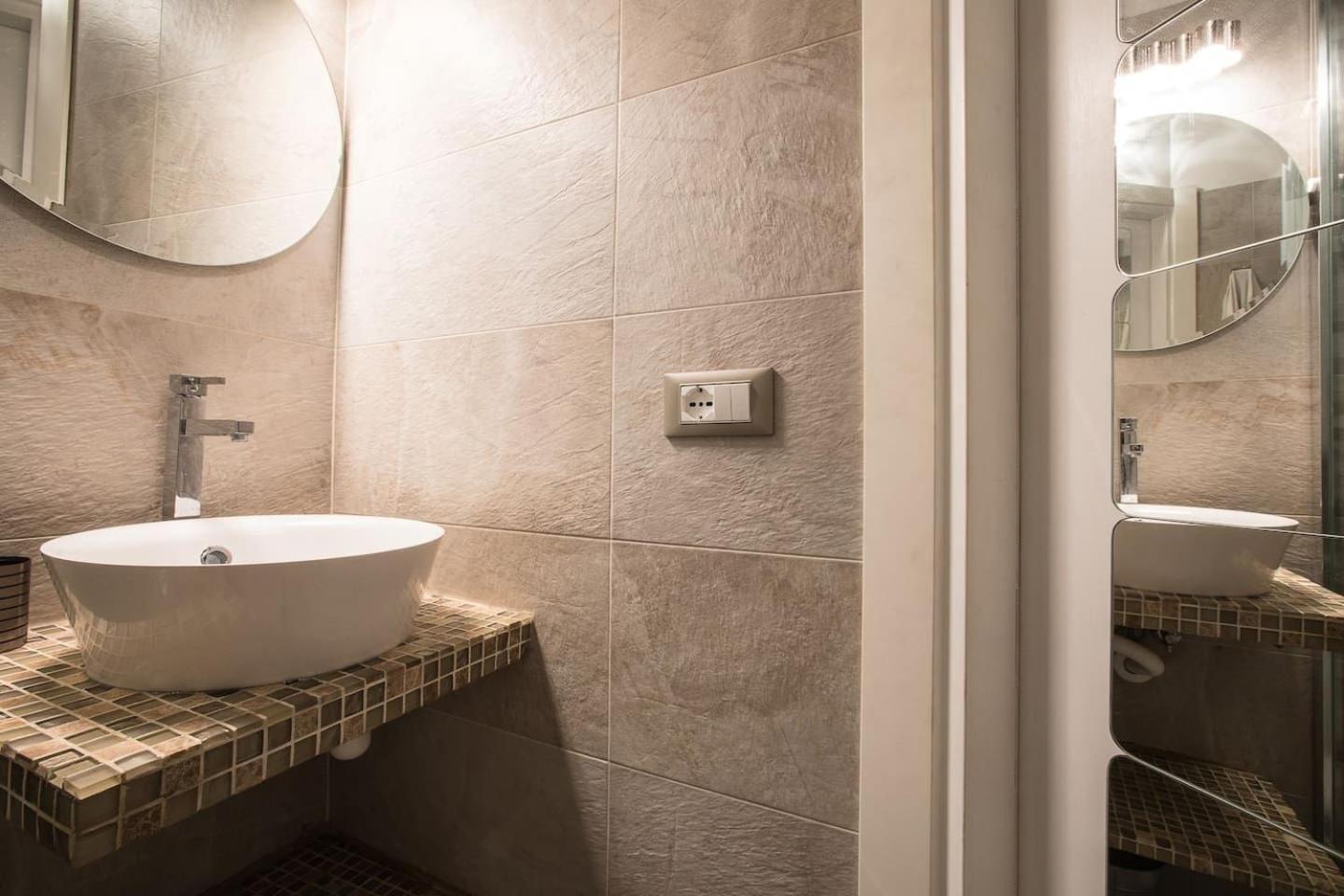 Apartment Crispi Deluxe 2 Bedroom Rome